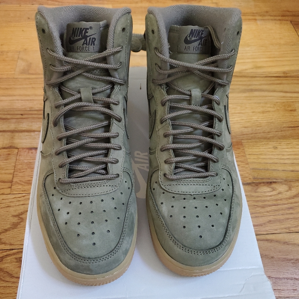 Nike air force 1 high- Olive 6.5